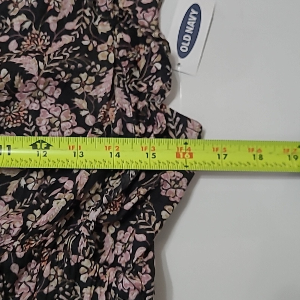 NWT Old Navy Sleeveless Black Floral Blouse with Ruffles & Smocked Back size S - Picture 6 of 7